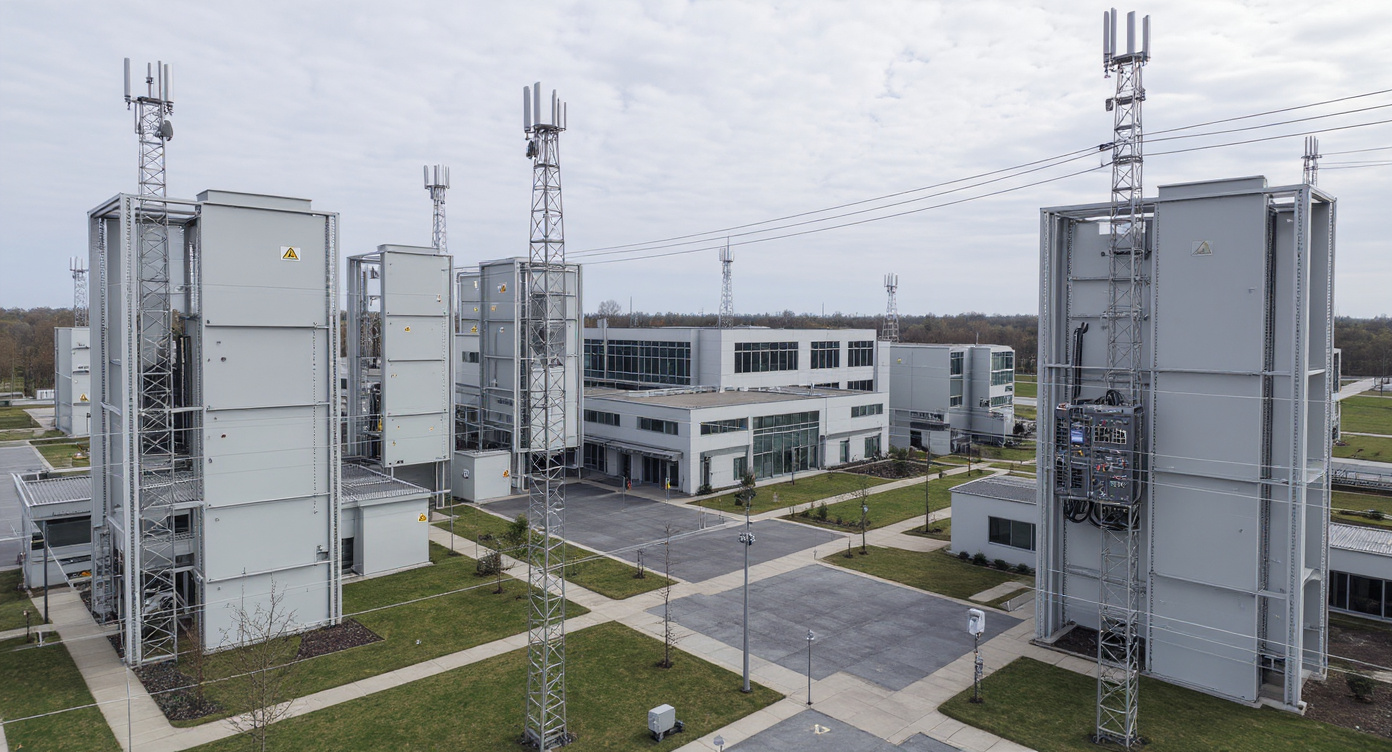 Facility and campus environment networking with wireless communication systems#16:9