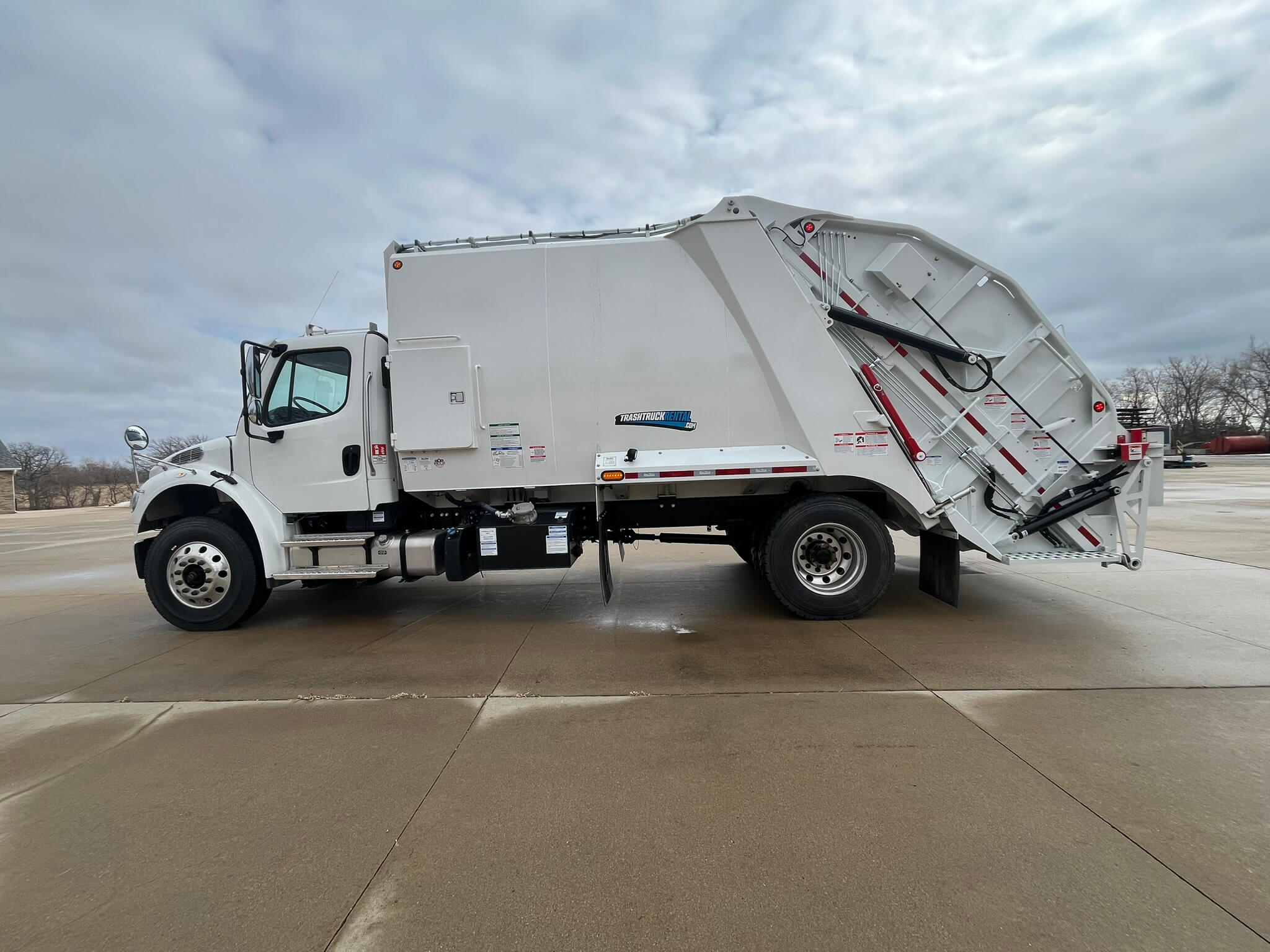 ignoreGeneration#Refuse Compactor Truck