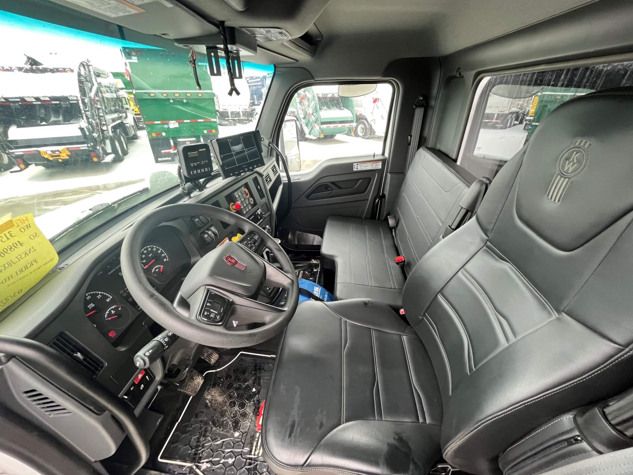 ignoreGeneration#25YD McNeilus Rear Load Kenworth T480